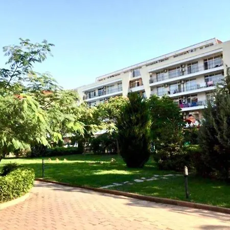 Cozy In A Gorgeous Compound By The Beach Apartman